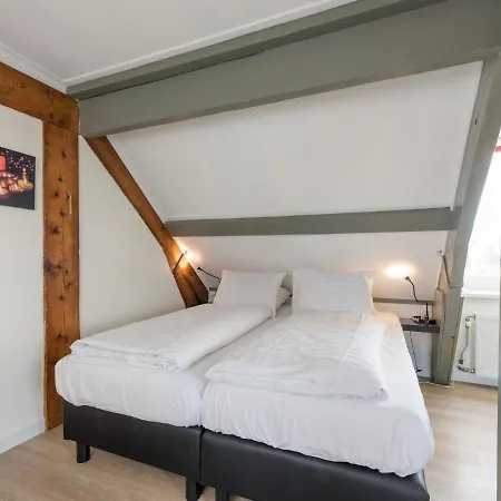 Apartamento Gorgeous In With Parking