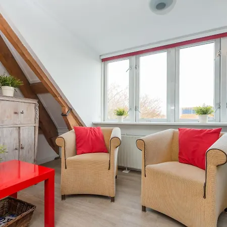 Apartamento Gorgeous In With Parking